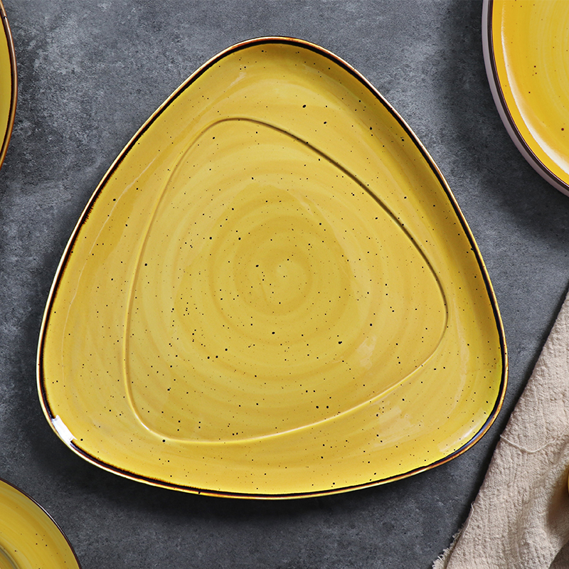 호텔 식사를 위해 놓이는 사기그릇 저녁식사 세트 황색에 의하여 주문을 받아서 만들어지는 식기 세라믹 판